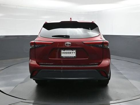 Used 2023 Toyota Highlander Limited FWD image 5