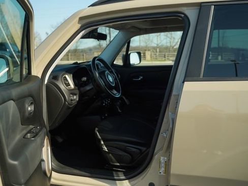 Used 2016 Jeep Renegade 75th Anniversary image 11