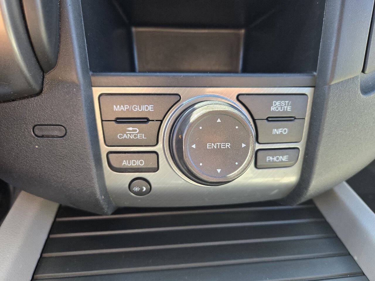 Used 2015 Honda Pilot Touring image 25