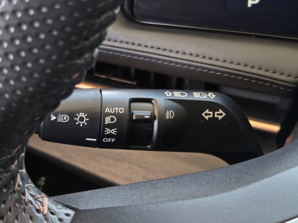 Used 2024 Nissan Ariya AWD image 27