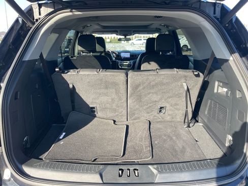 Used 2023 Ford Explorer XLT w/ Equipment Group 202A image 20