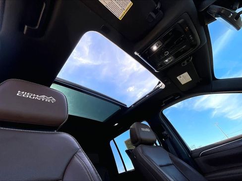 Used 2021 Chevrolet Suburban High Country image 29