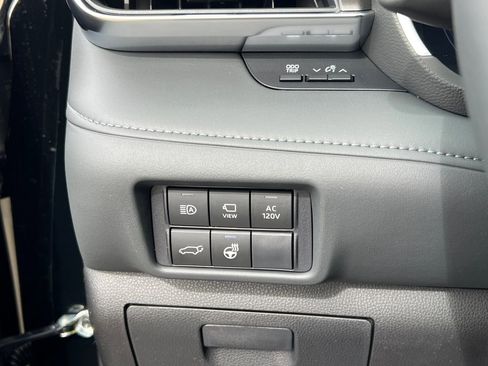 New 2026 Toyota Highlander Limited image 21