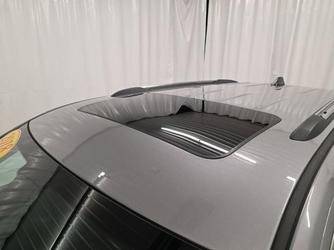 Used 2018 Jeep Grand Cherokee Limited image 10