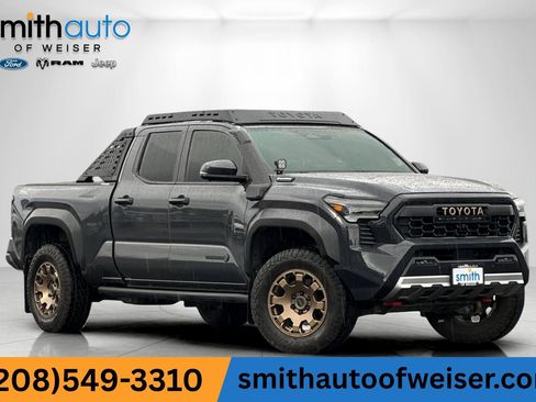 Used 2025 Toyota Tacoma 4x4 Double Cab Hybrid image 1