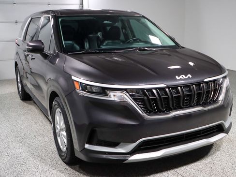 Used 2024 Kia Carnival LX image 5