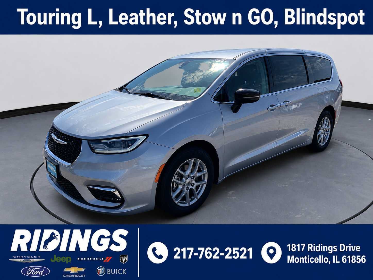 Used 2024 Chrysler Pacifica Touring-L FWD image 1