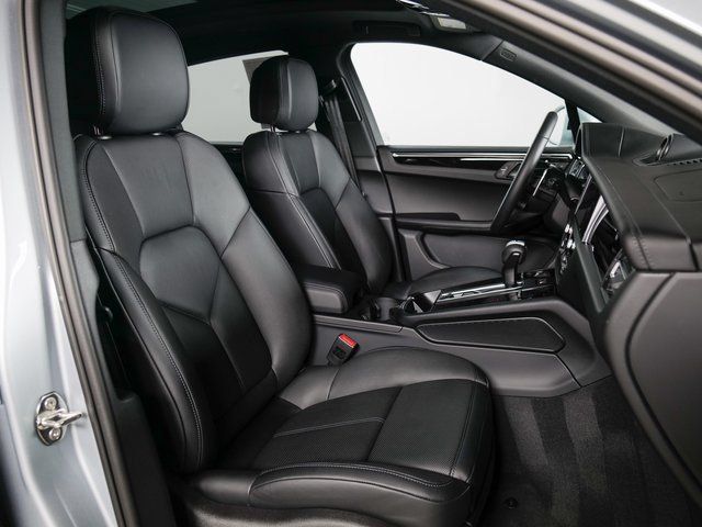 Certified 2026 Porsche Macan AWD/4WD image 11