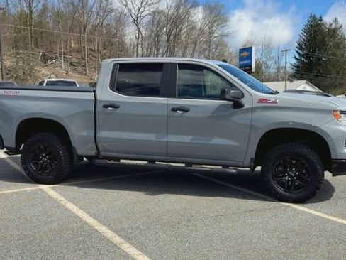 Used 2024 Chevrolet Silverado 1500 LT Trail Boss w/ Protection Package AWD/4WD image 9