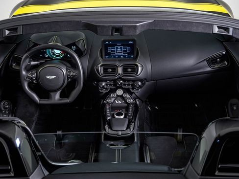 Used 2023 Aston Martin V12 Vantage Roadster image 25