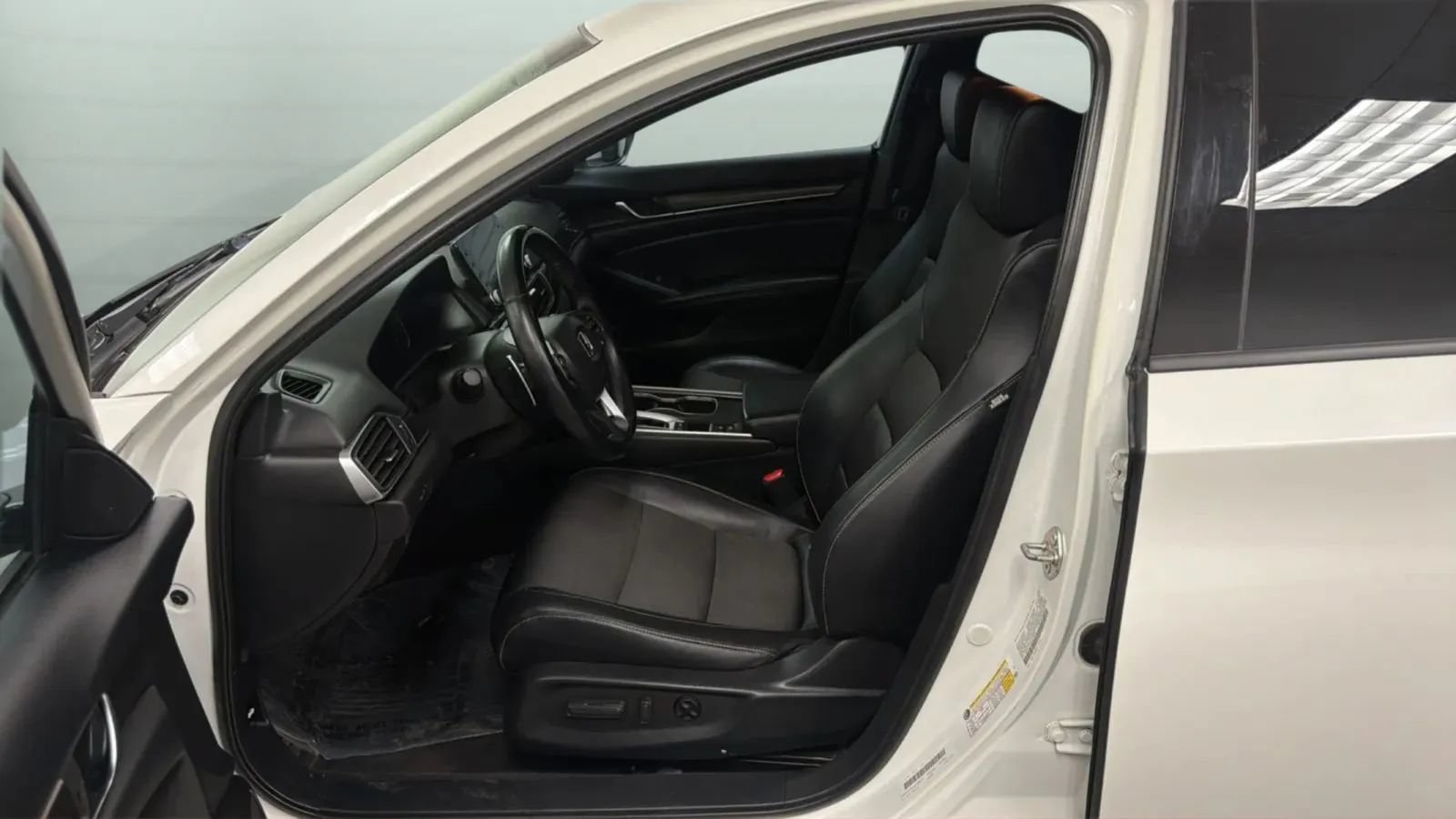 Used 2018 Honda Accord Sport image 21