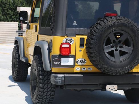 Used 2004 Jeep Wrangler X w/ Convenience Group AWD/4WD image 60