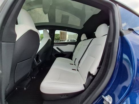 Used 2026 Tesla Model Y 2WD image 21