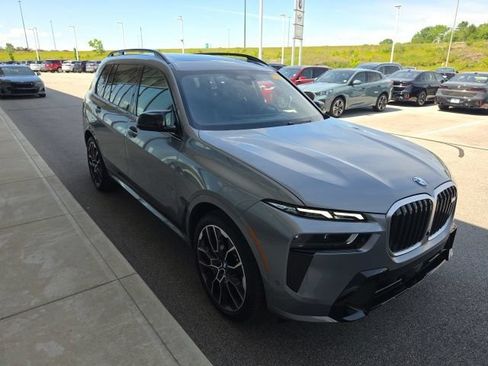 Certified 2025 BMW X7 M60i AWD/4WD image 3