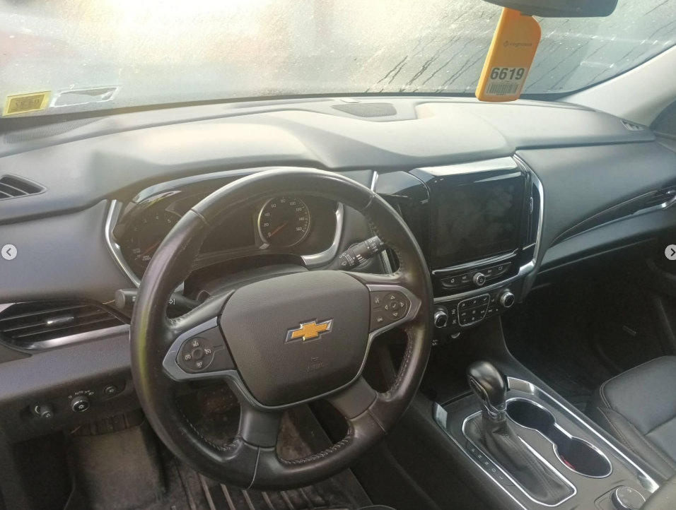 Used 2021 Chevrolet Traverse LT w/ LT Premium Package AWD/4WD image 6