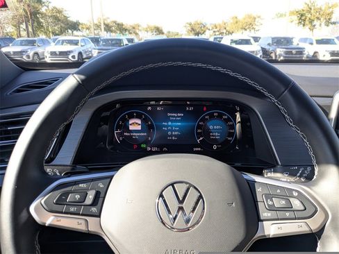 Used 2025 Volkswagen Atlas Cross Sport SE image 30