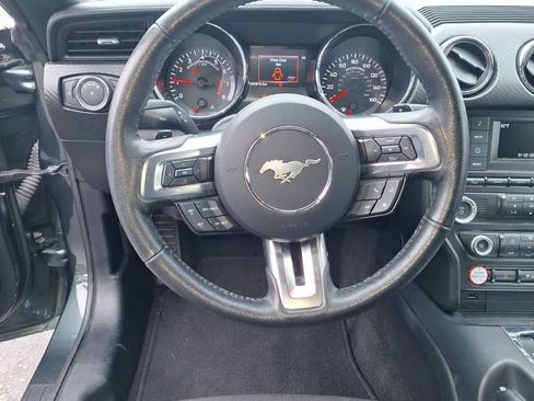 Used 2016 Ford Mustang Convertible RWD image 13