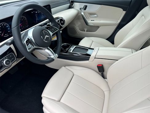 New 2025 Mercedes-Benz CLA 250 image 10