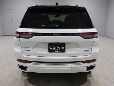 Used 2022 Jeep Grand Cherokee Summit AWD/4WD image 3