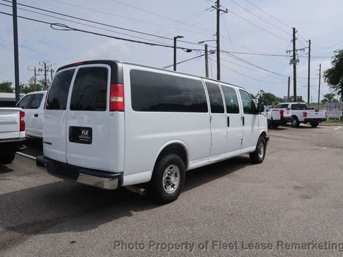 Used 2018 Chevrolet Express 3500 LT w/ LT Preferred Equipment Group RWD image 5