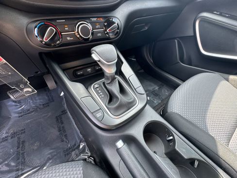 Used 2023 Kia Soul LX image 29