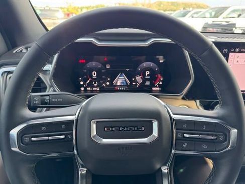 Certified 2025 GMC Canyon Denali w/ LPO, Denali Black Edition AWD/4WD image 28