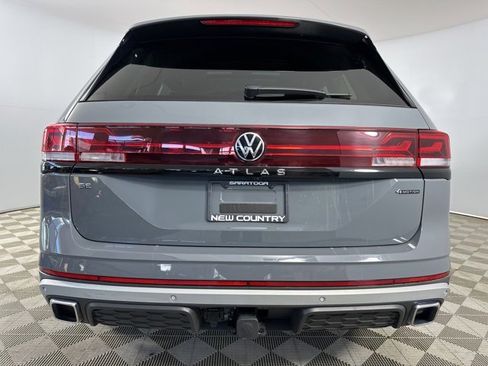 Used 2025 Volkswagen Atlas Peak Edition SE image 6