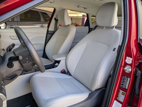 Used 2025 Hyundai Kona SEL FWD image 23