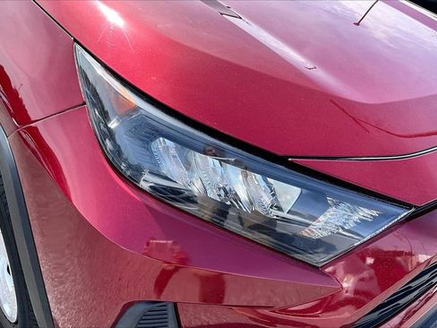 Used 2021 Toyota RAV4 LE image 29