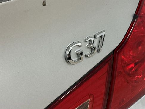 Used 2010 INFINITI G37 Sedan image 24