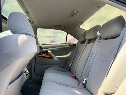 Used 2011 Toyota Camry XLE FWD image 18