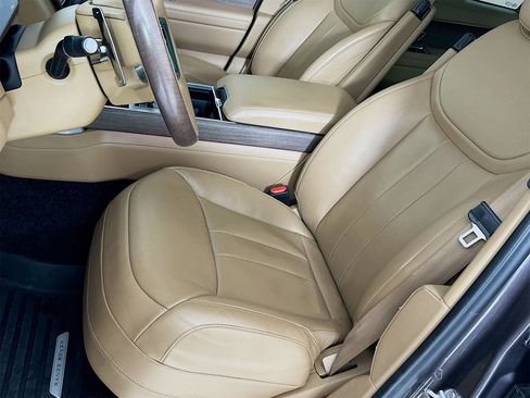 Used 2025 Land Rover Range Rover SE image 20