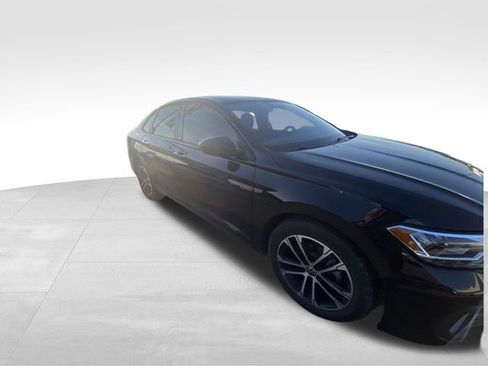 Used 2024 Volkswagen Jetta Sport image 12