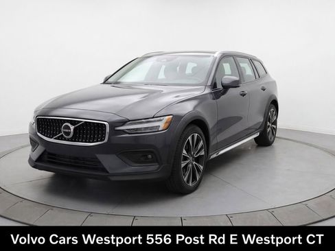 Certified 2023 Volvo V60 B5 Cross Country Ultimate AWD/4WD image 1