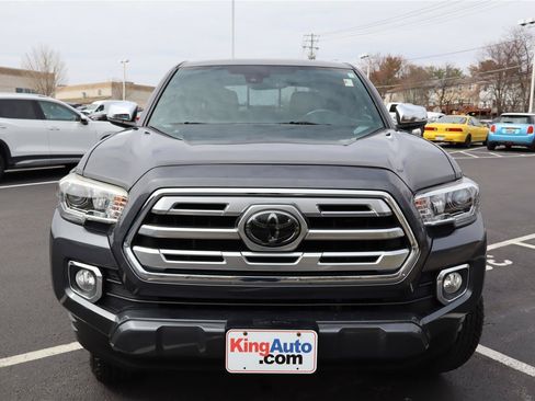 Used 2018 Toyota Tacoma Limited AWD/4WD image 9