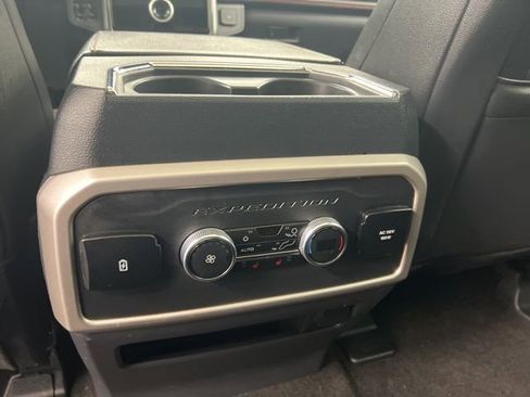 Used 2023 Ford Expedition Max Limited image 13