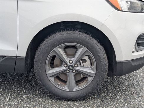 Used 2024 Ford Edge SEL w/ Sport Appearance Package image 11