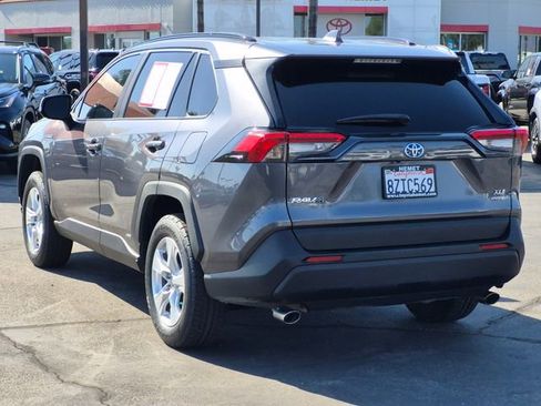 Used 2021 Toyota RAV4 XLE w/ Carpet Mat Package (TMS) AWD/4WD image 8