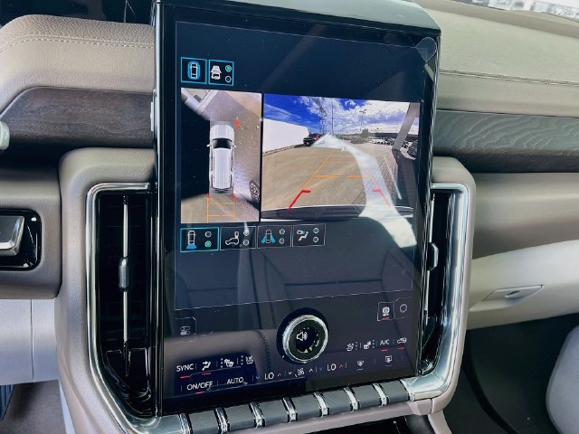 New 2027 GMC Yukon Denali w/ Sun & Power Step Package RWD image 9