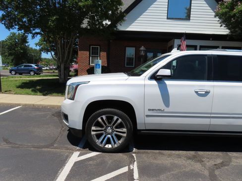 Used 2017 GMC Yukon XL Denali w/ Enhanced Security Package RWD image 2