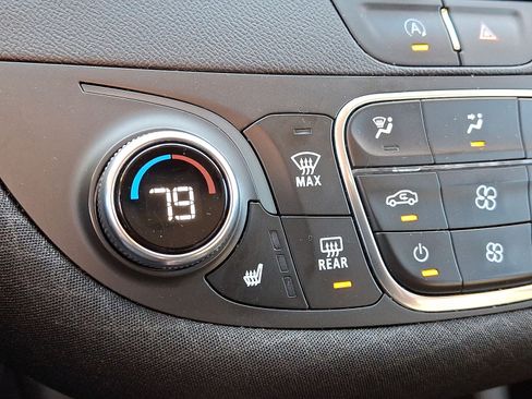 Used 2022 Chevrolet Malibu LT FWD image 19