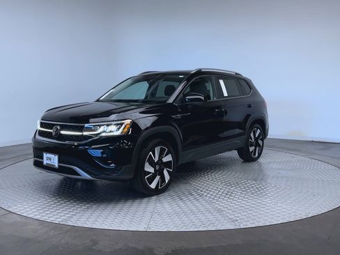 Used 2024 Volkswagen Taos SEL AWD/4WD image 4