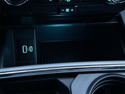 Used 2021 Ford F250 Lariat w/ FX4 Off-Road Package image 31