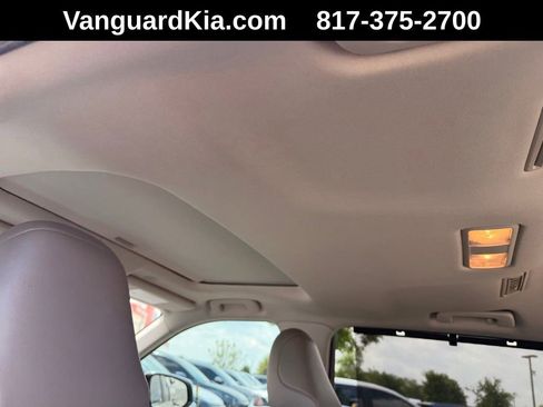 Used 2023 Toyota Highlander XLE image 27