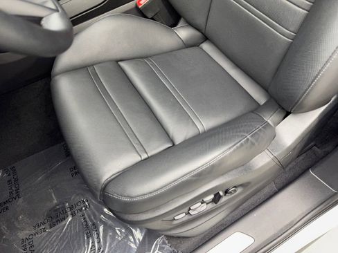 Used 2024 Porsche Cayenne Coupe image 30