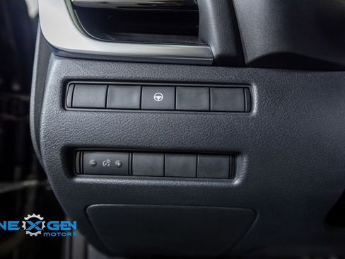 Used 2022 Nissan Rogue SV AWD/4WD image 13