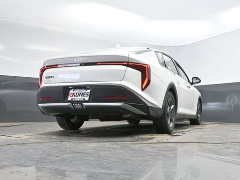 Used 2025 Kia K4 LXS image 49