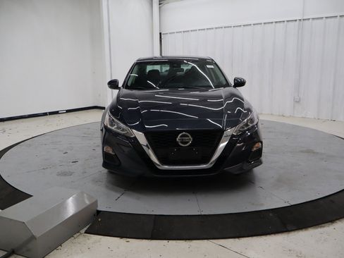Used 2022 Nissan Altima 2.5 SV image 11