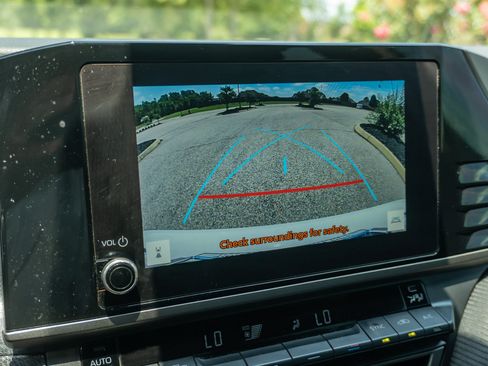 Used 2025 Toyota Camry SE FWD image 24