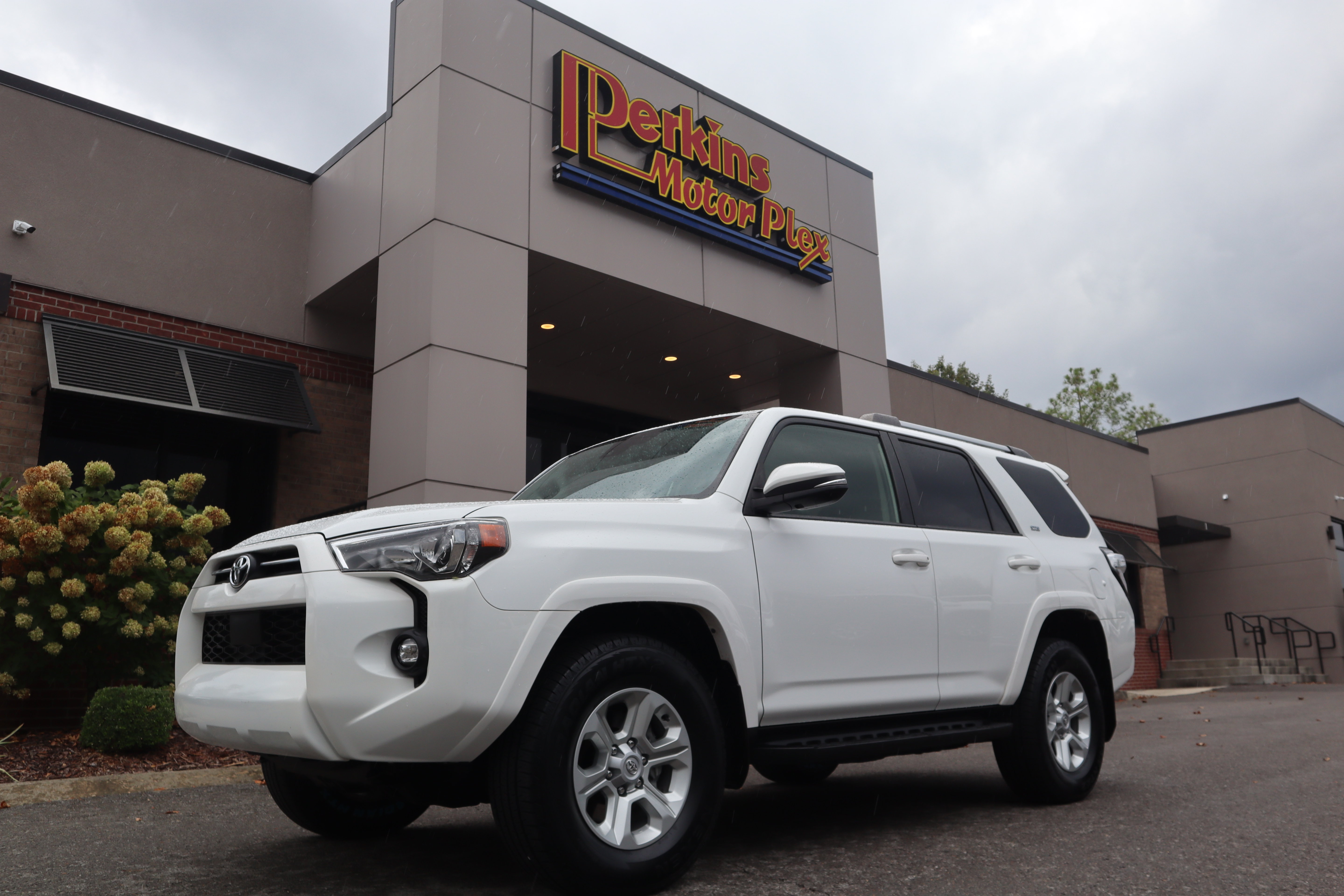 Used 2023 Toyota 4Runner SR5 Premium w/ Moonroof Package AWD/4WD image 28